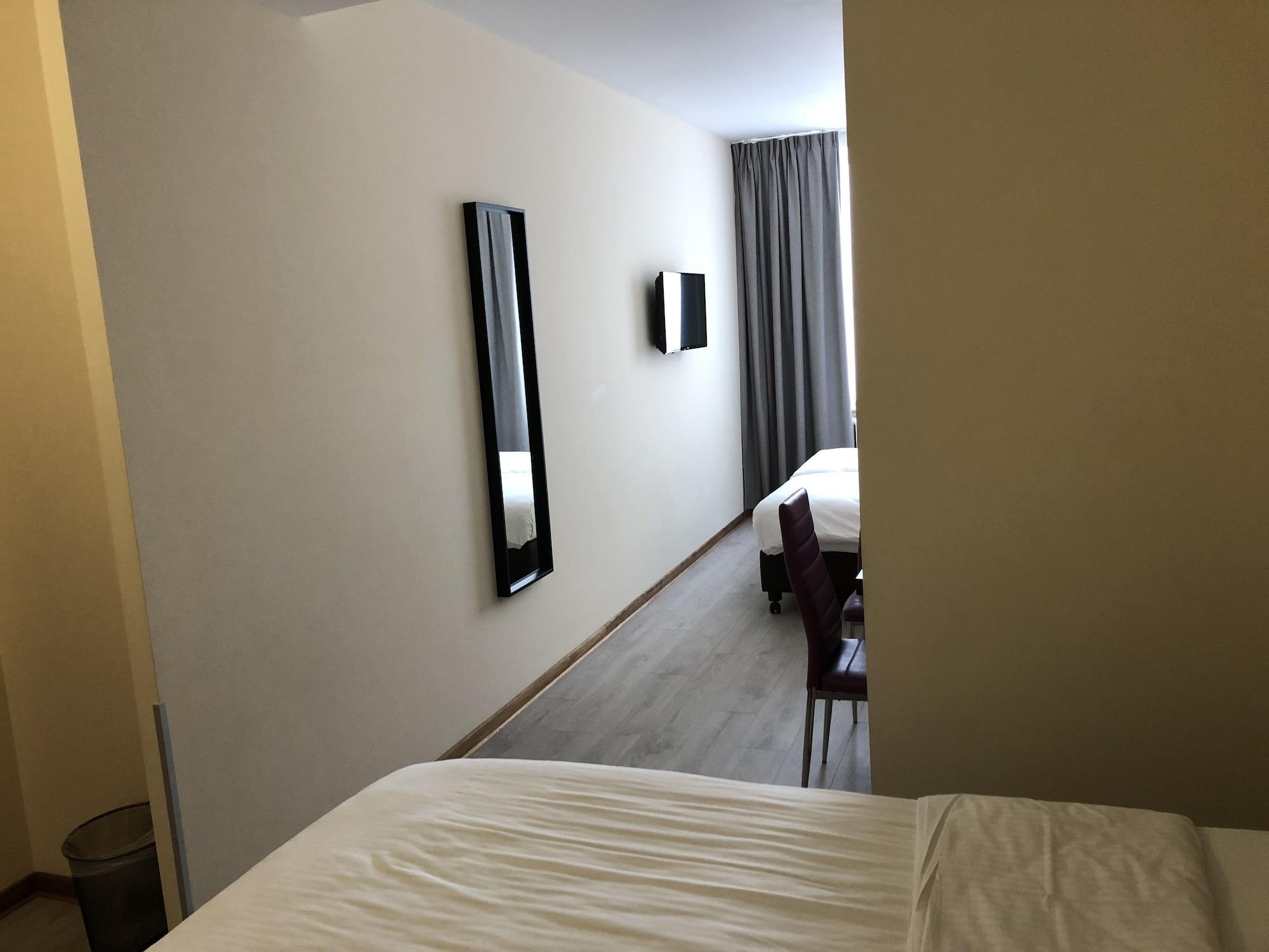 Slina Hotel Brussels Sint-Jans-Molenbeek Экстерьер фото