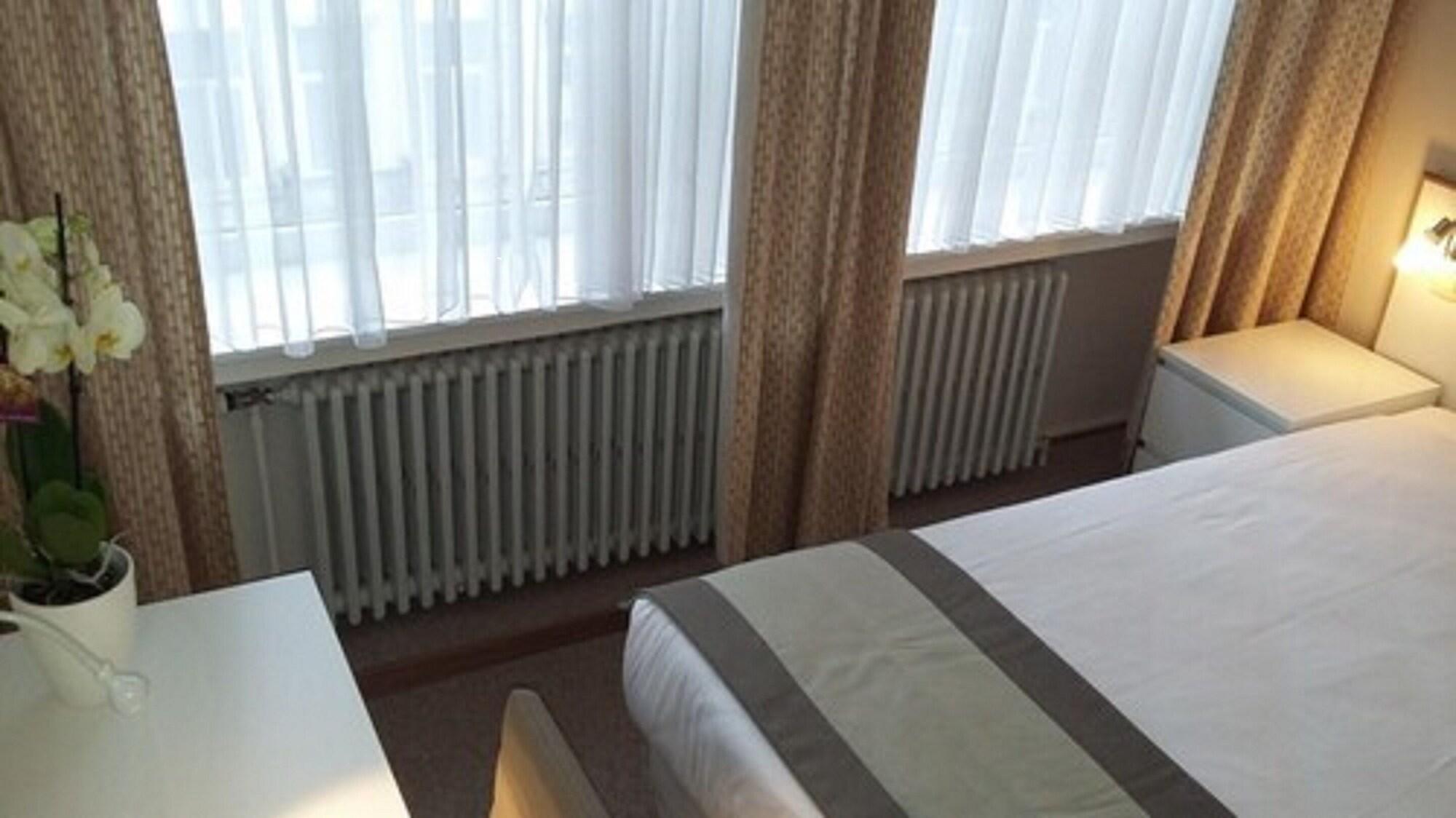 Slina Hotel Brussels Sint-Jans-Molenbeek Экстерьер фото