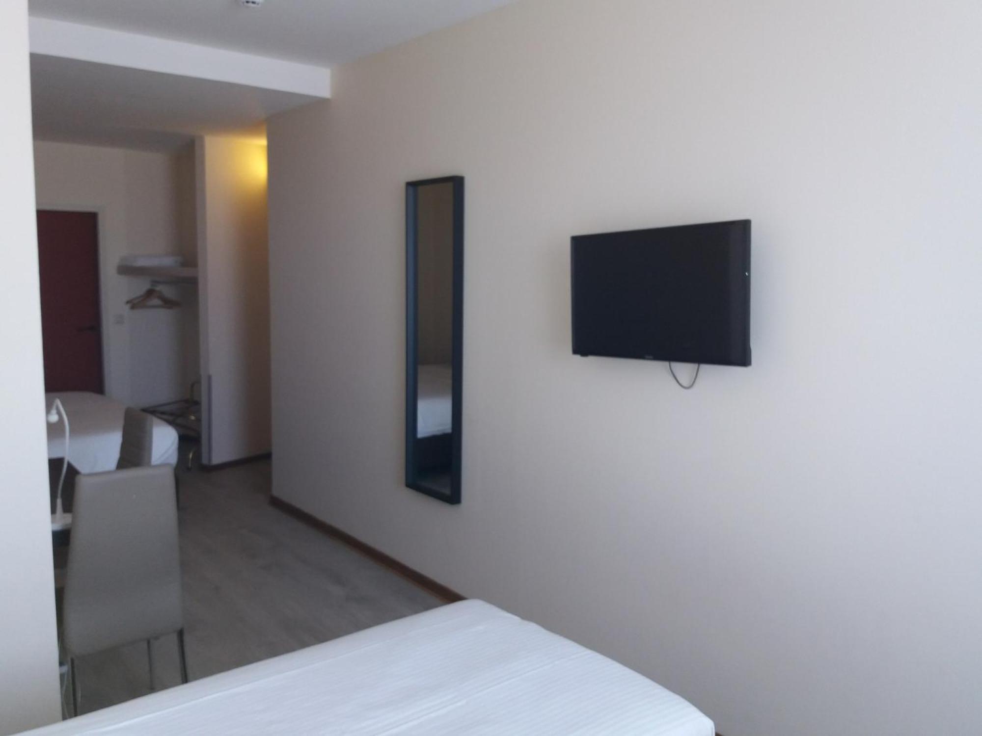Slina Hotel Brussels Sint-Jans-Molenbeek Экстерьер фото
