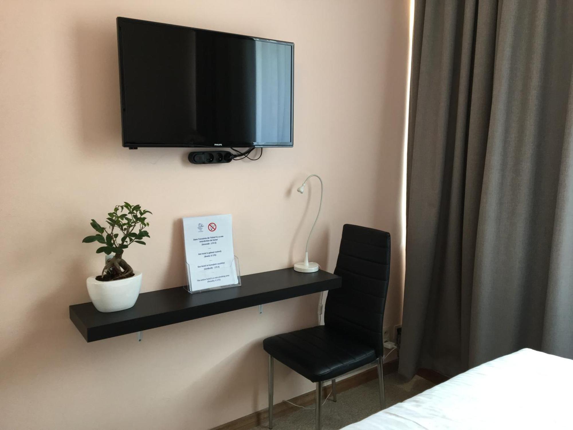 Slina Hotel Brussels Sint-Jans-Molenbeek Экстерьер фото