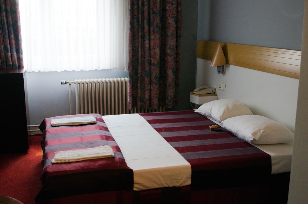 Slina Hotel Brussels Sint-Jans-Molenbeek Экстерьер фото