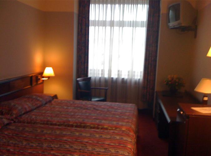 Slina Hotel Brussels Sint-Jans-Molenbeek Экстерьер фото